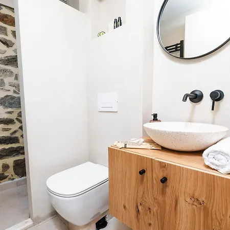 Lithodia - Λιθωδία *