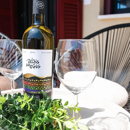 Lithodia - Λιθωδία *