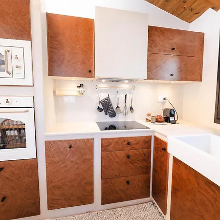 Lithodia - Λιθωδία