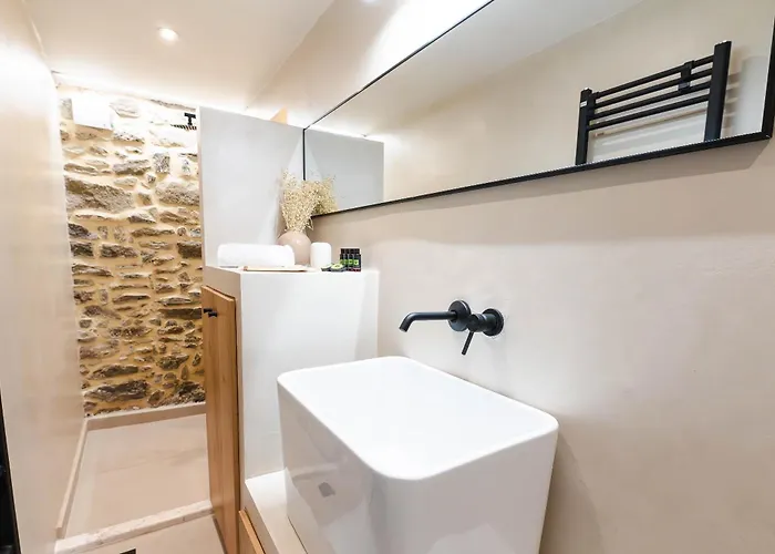 Lithodia - λιθωδία